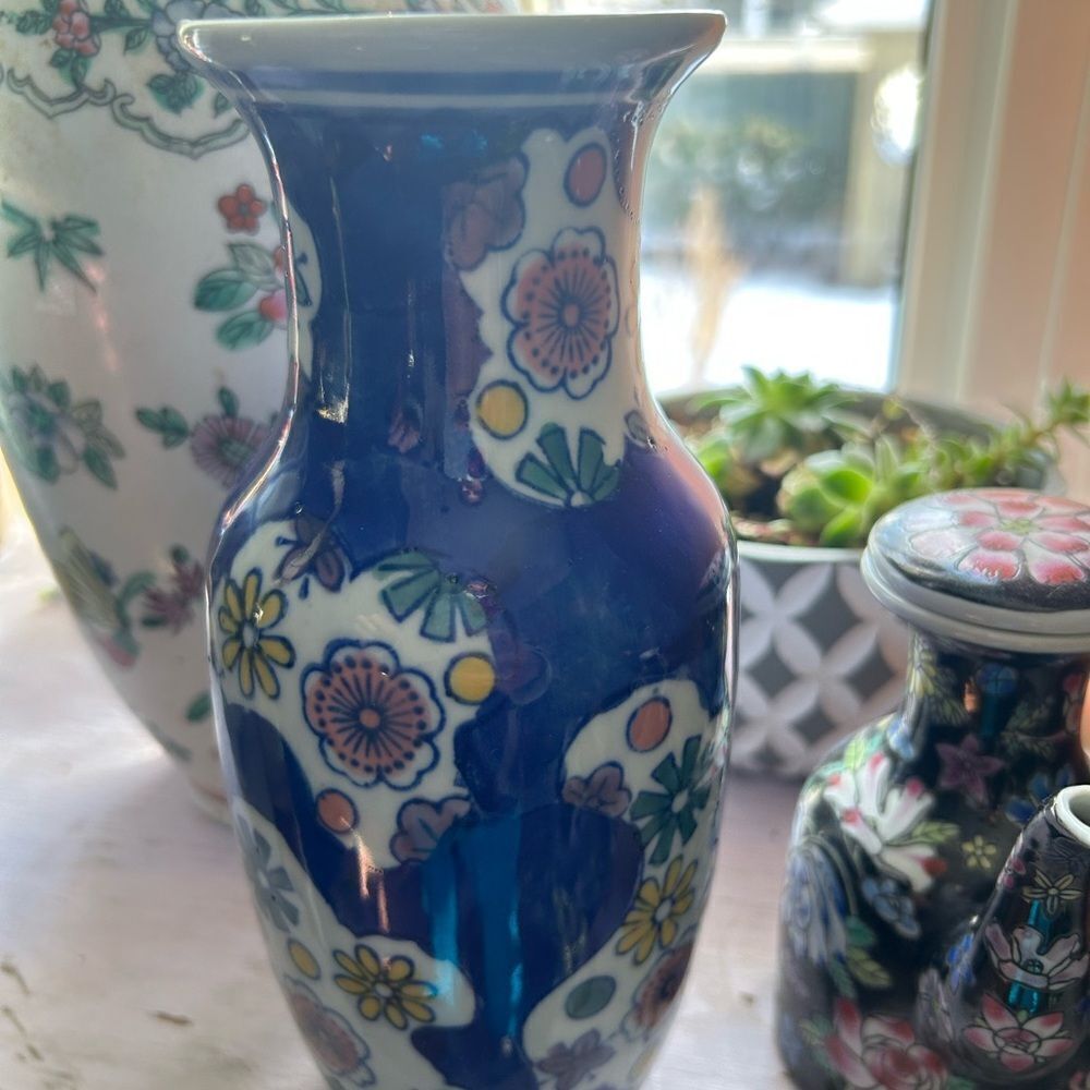 Vintage Dollarama Tall Shaped Flower Vase Blue / white - Picture 13 of 15
